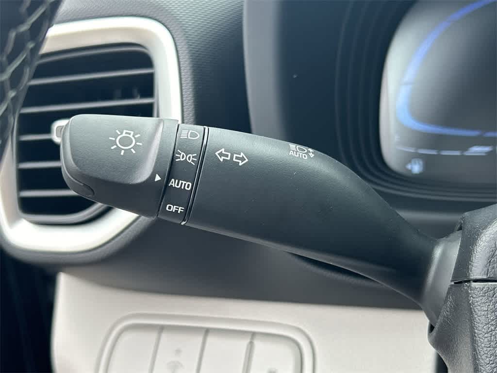 2025 Hyundai Venue SEL 25