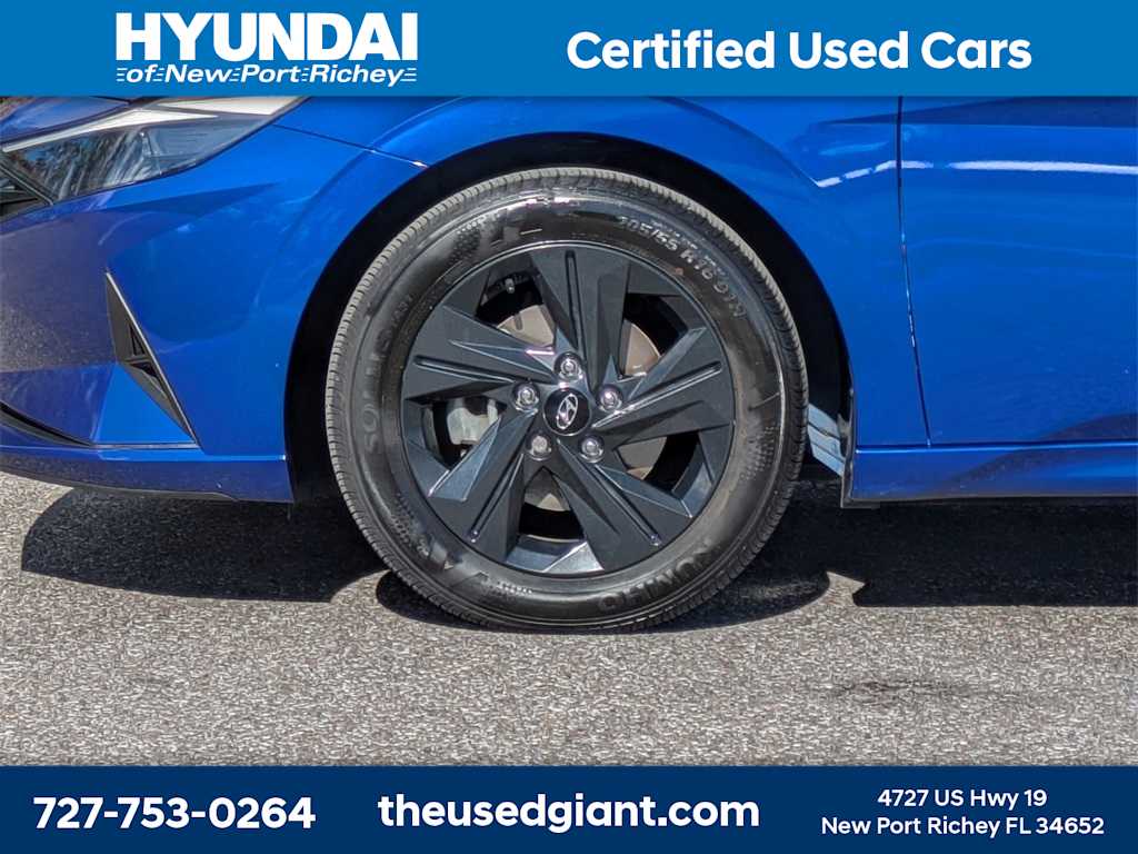 Thumbnail: 2023 Hyundai Elantra - 10