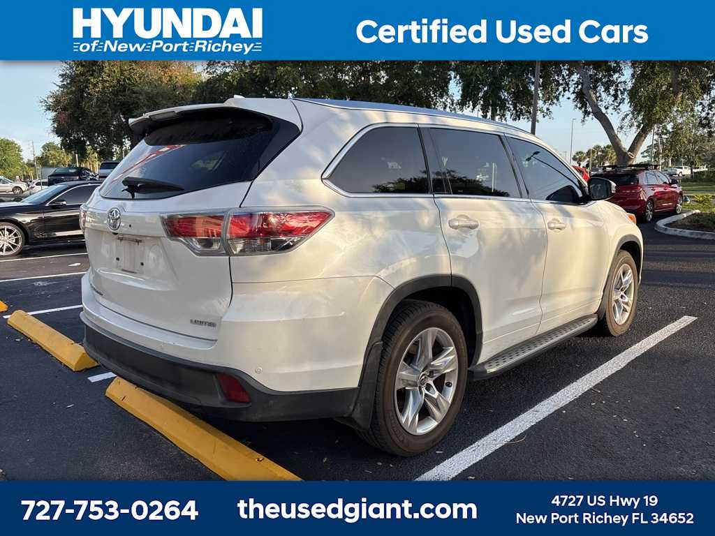 Thumbnail: 2016 Toyota Highlander - 3
