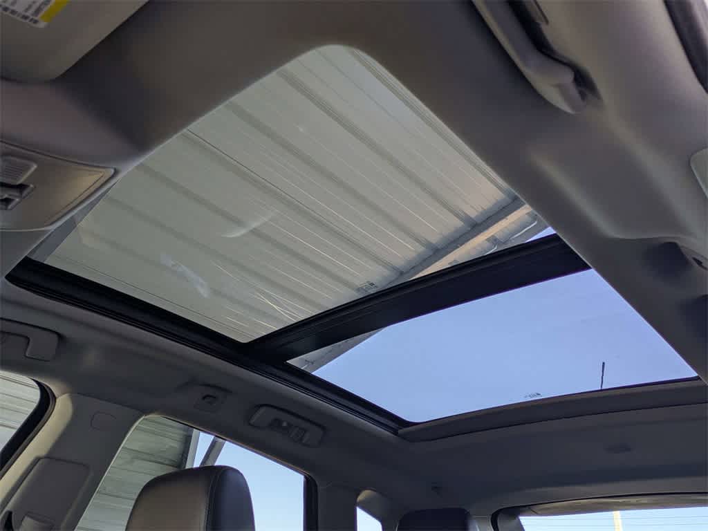 Thumbnail: 2015 Cadillac SRX - 25