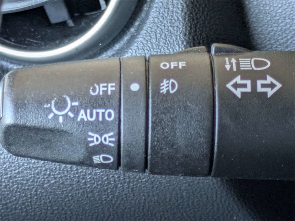 Thumbnail: 2013 Nissan Rogue - 31