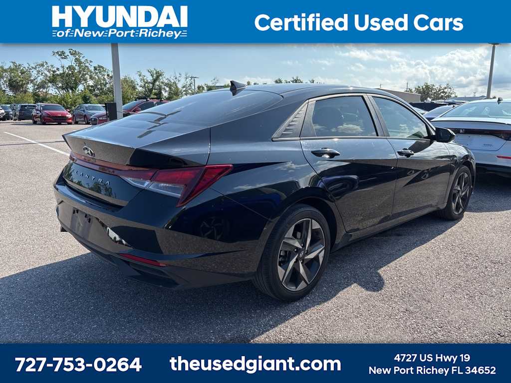 Thumbnail: 2023 Hyundai Elantra - 3