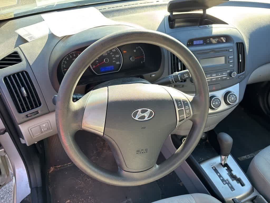 Thumbnail: 2010 Hyundai Elantra - 10