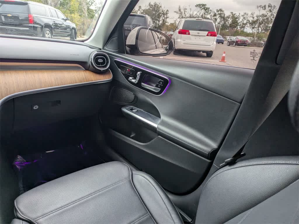 Thumbnail: 2022 Mercedes-Benz C-Class - 17