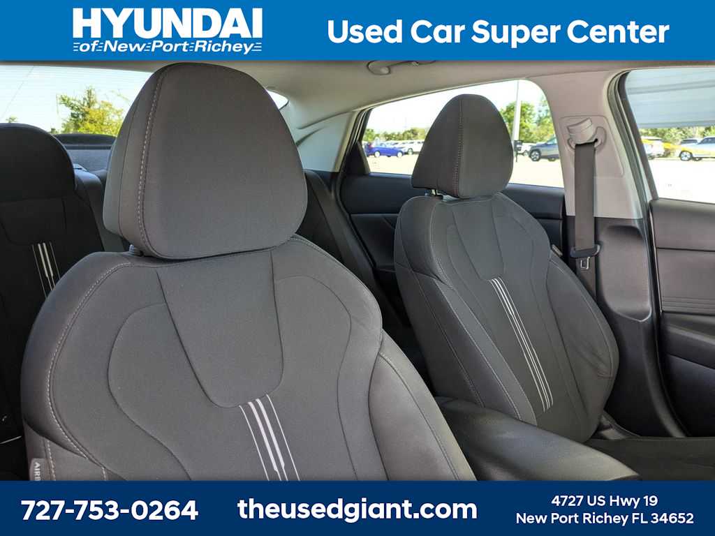 Thumbnail: 2023 Hyundai Elantra - 6