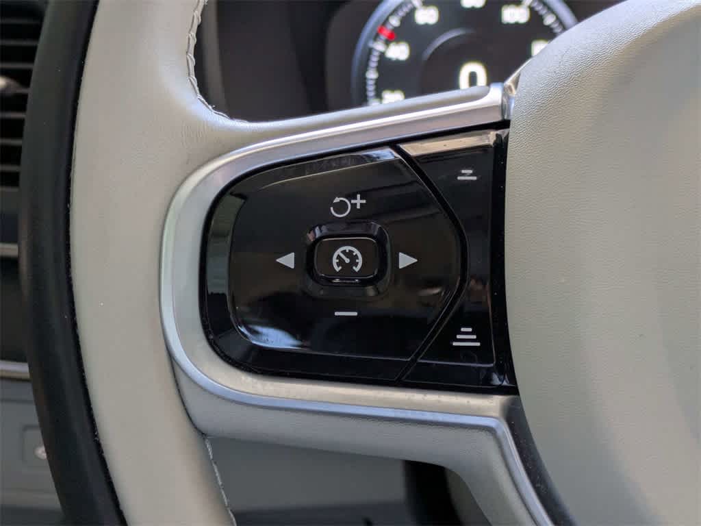 Thumbnail: 2020 Volvo XC90 - 37