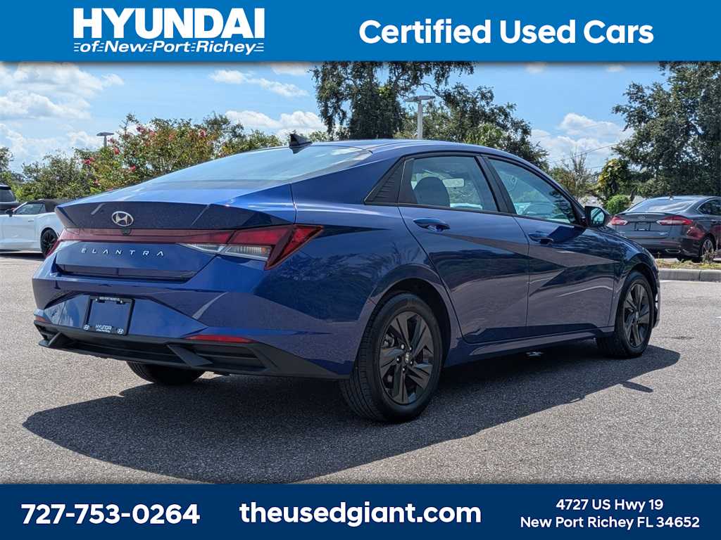 Thumbnail: 2022 Hyundai Elantra - 5