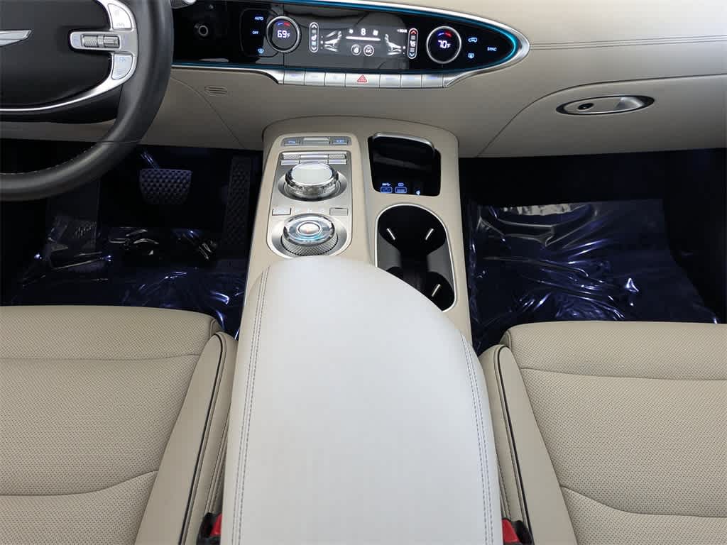 Thumbnail: 2022 Genesis GV70 - 24