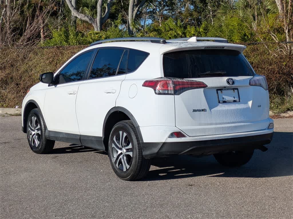 Thumbnail: 2018 Toyota RAV4 - 3