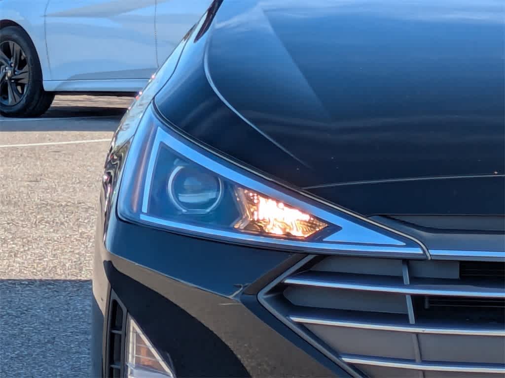 Thumbnail: 2020 Hyundai Elantra - 9