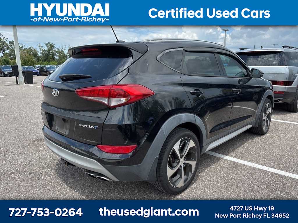 Thumbnail: 2017 Hyundai Tucson - 3