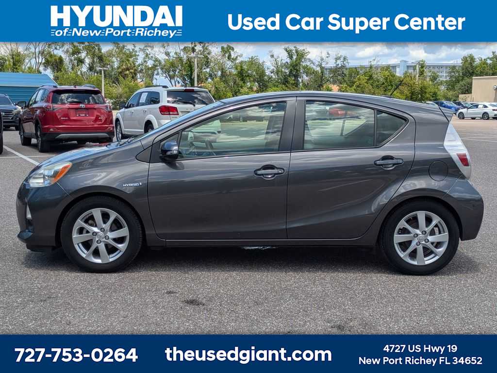 Thumbnail: 2012 Toyota Prius c - 2