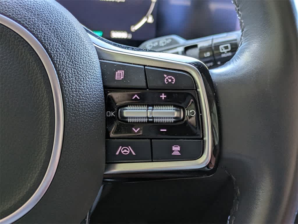 Thumbnail: 2023 Kia Carnival - 41