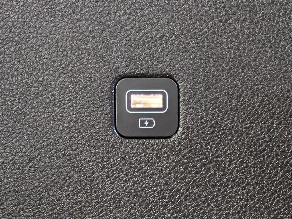 Thumbnail: 2023 Kia Carnival - 17