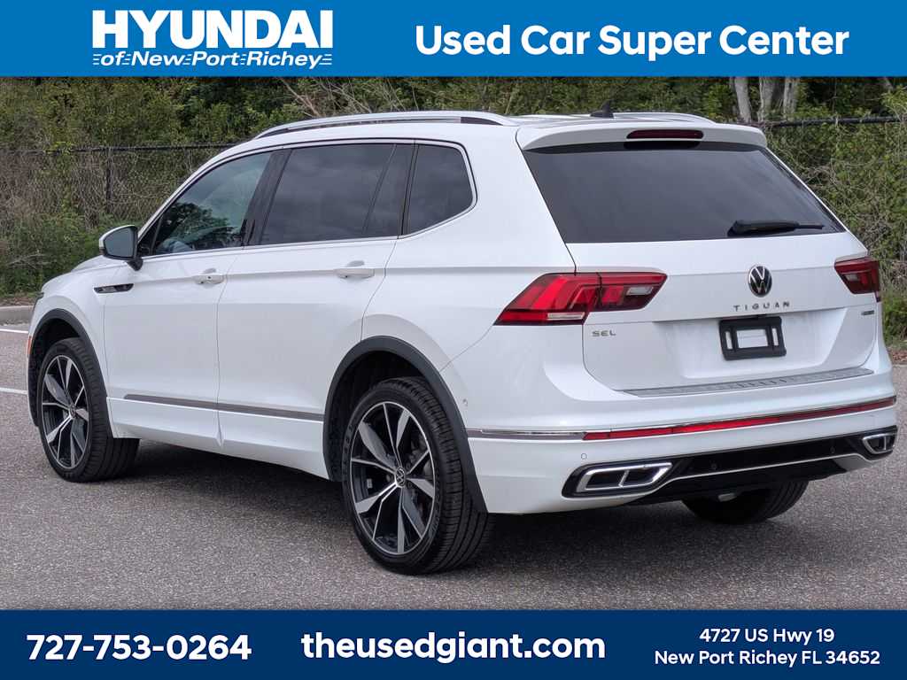 Thumbnail: 2023 Volkswagen Tiguan - 3