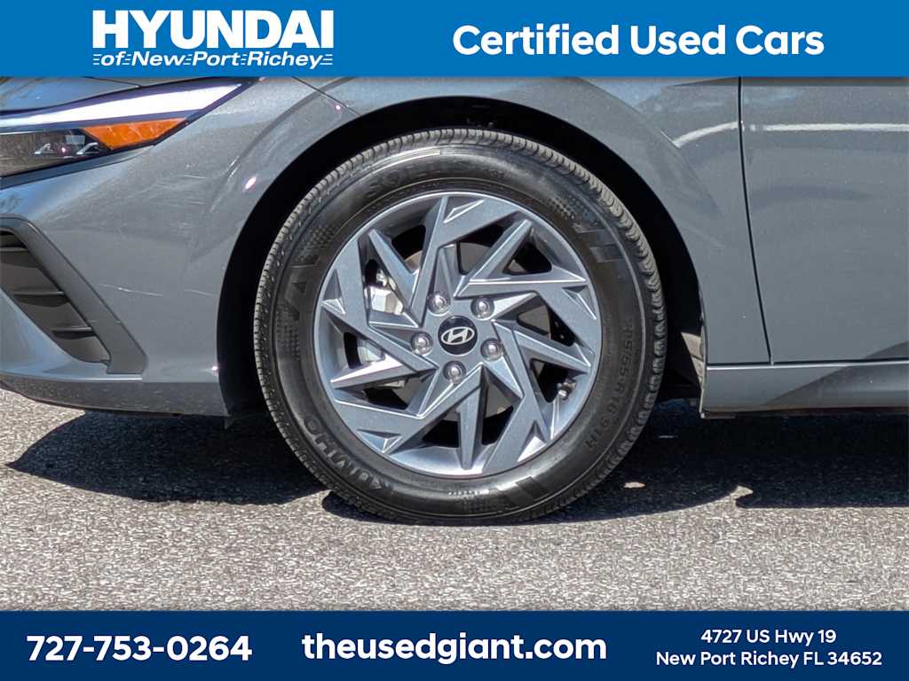 Thumbnail: 2024 Hyundai Elantra - 10