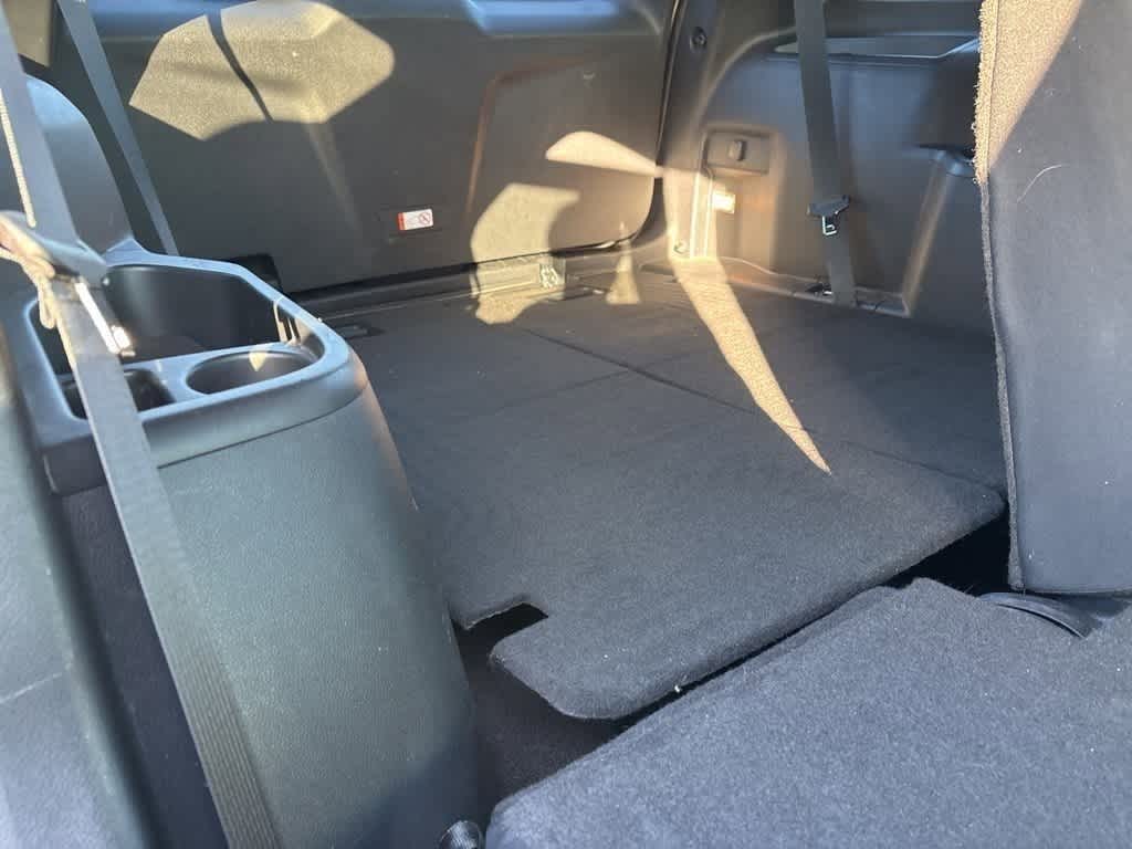 Thumbnail: 2016 Ford Explorer - 11