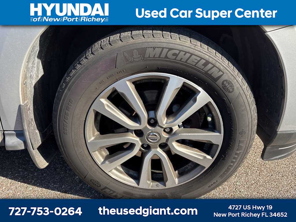 Thumbnail: 2013 Nissan Pathfinder - 6