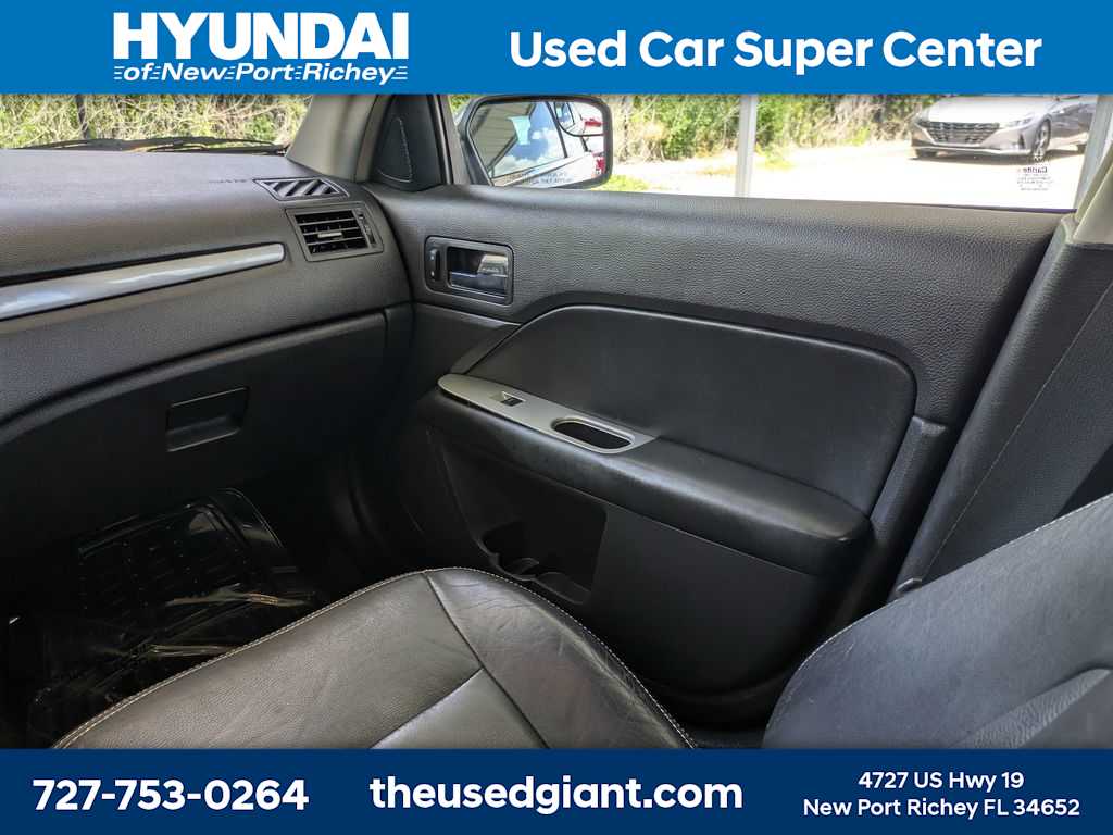 Thumbnail: 2011 Ford Fusion - 18