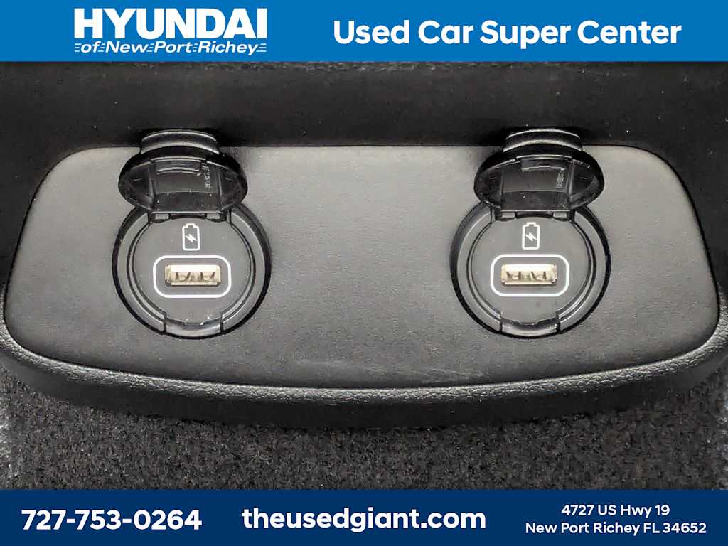 Thumbnail: 2020 Hyundai Santa Fe - 17