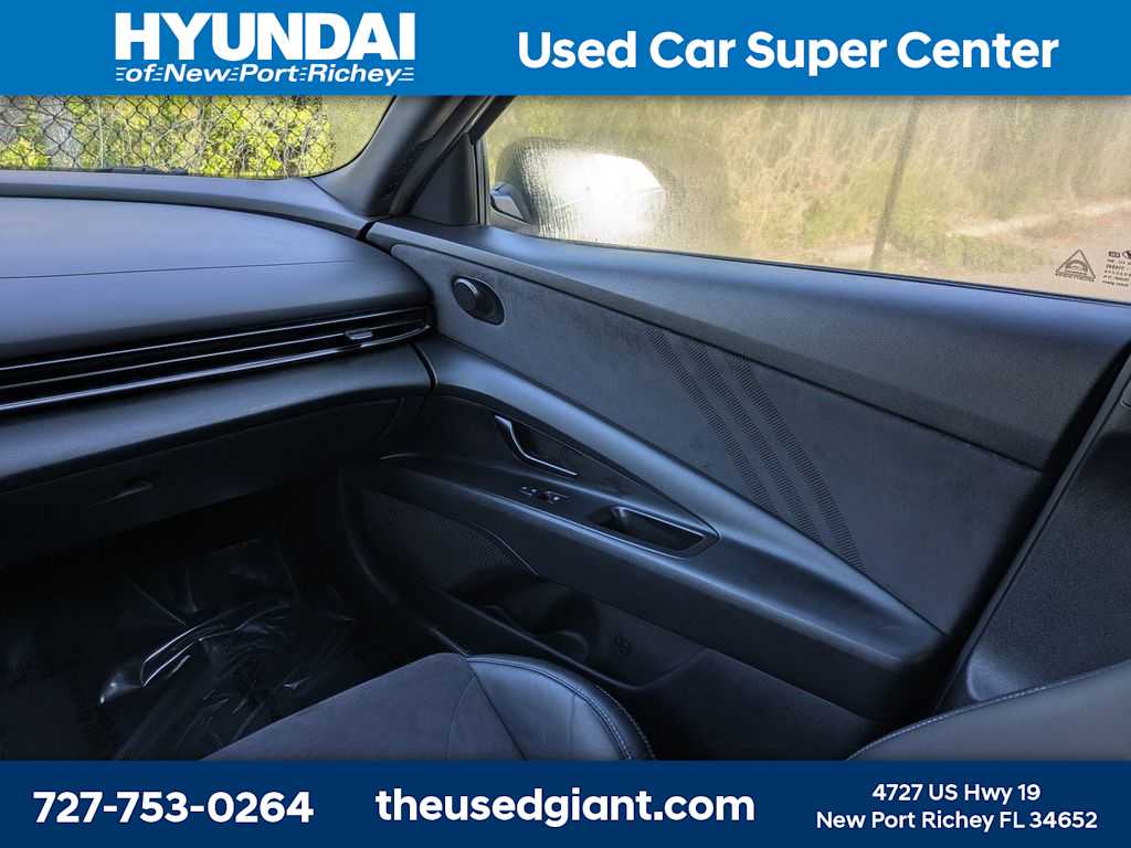 Thumbnail: 2022 Hyundai Elantra - 16