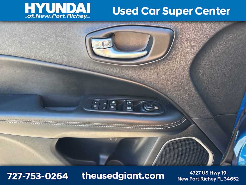 Thumbnail: 2018 Jeep Compass - 10