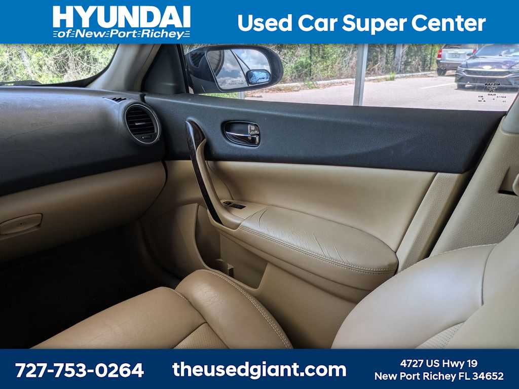 Thumbnail: 2011 Nissan Maxima - 17