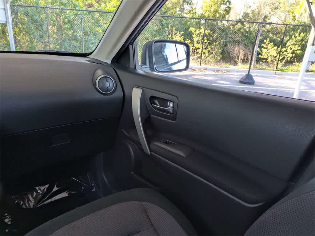 Thumbnail: 2013 Nissan Rogue - 18