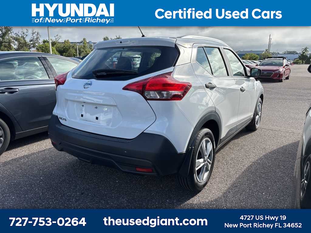 Thumbnail: 2019 Nissan Kicks - 3