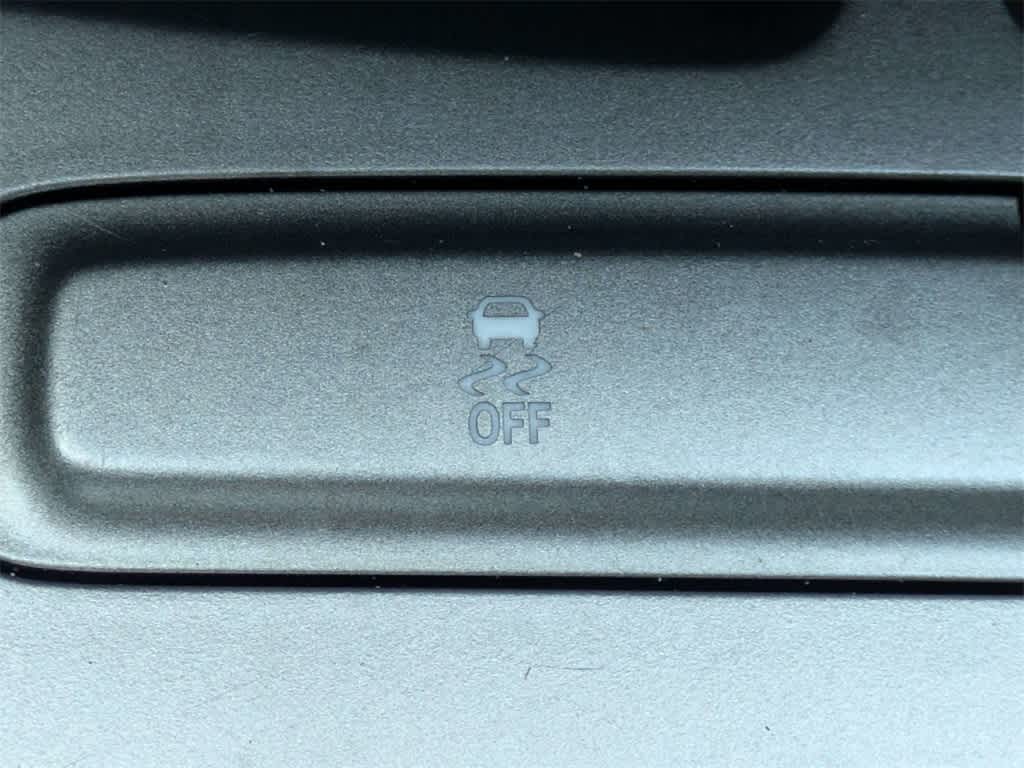 Thumbnail: 2010 Chevrolet Camaro - 25