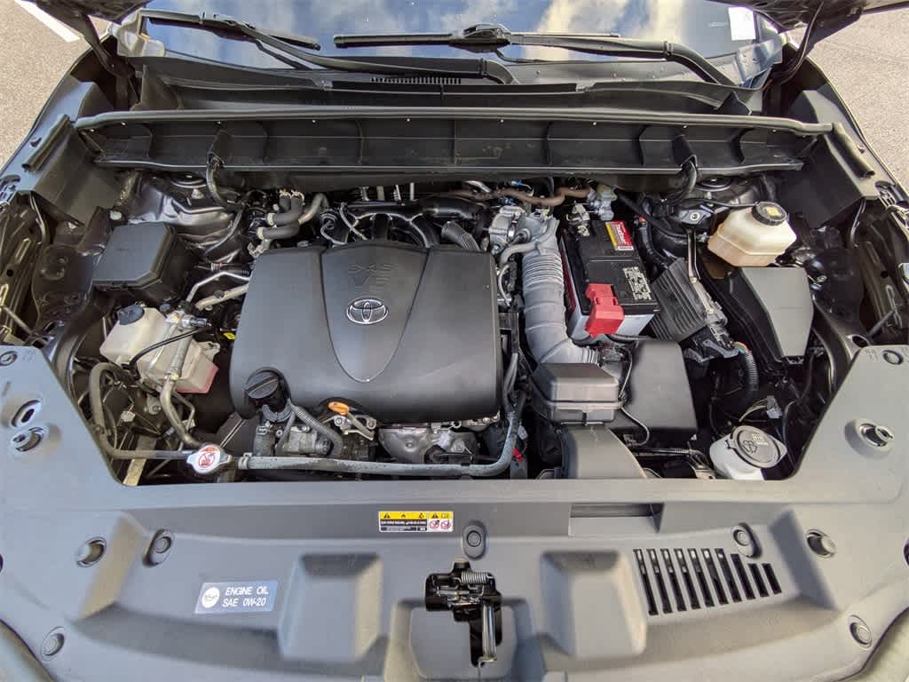 Thumbnail: 2022 Toyota Highlander - 16