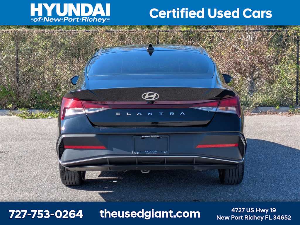 Thumbnail: 2024 Hyundai Elantra - 4