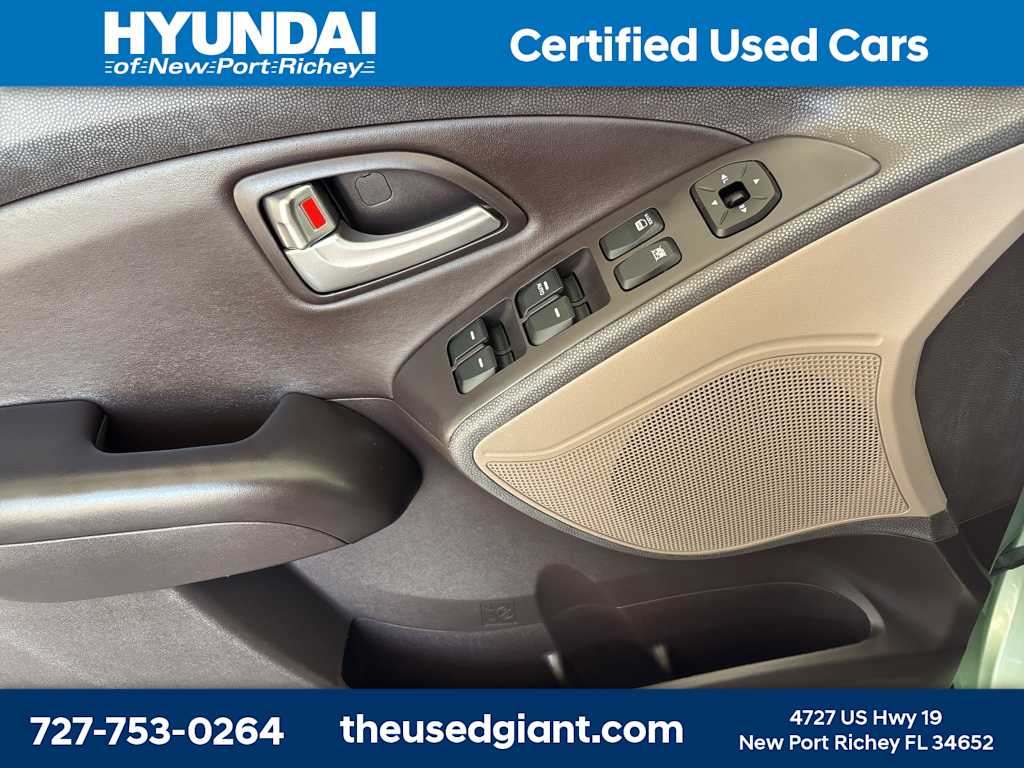 Thumbnail: 2012 Hyundai Tucson - 18