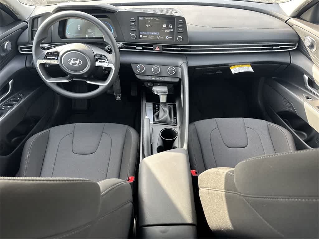 Thumbnail: 2025 Hyundai Elantra - 13