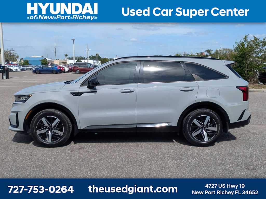 Thumbnail: 2023 Kia Sorento - 2