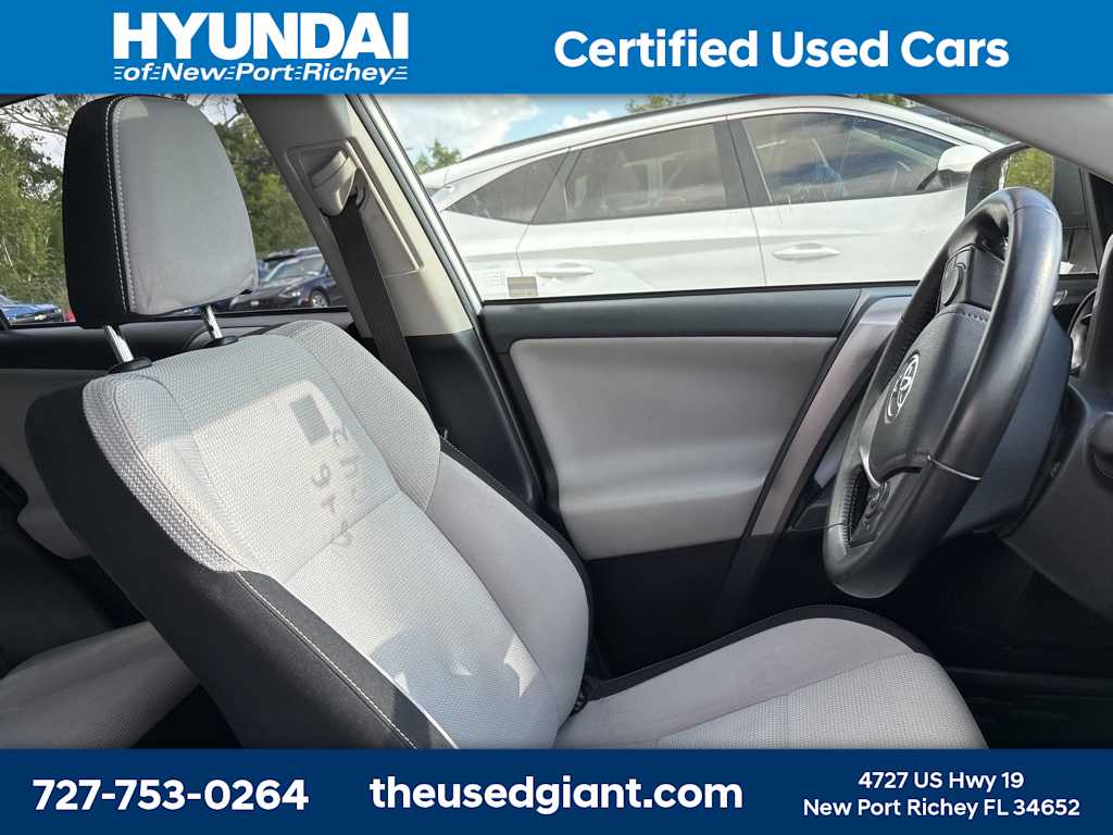 2018 Toyota RAV4 XLE 8