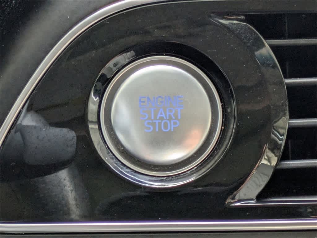 Thumbnail: 2020 Genesis G70 - 39