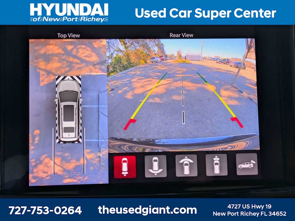 Thumbnail: 2022 Chrysler Pacifica - 36