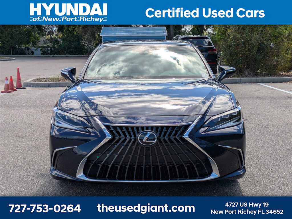 Thumbnail: 2025 Lexus ES - 8