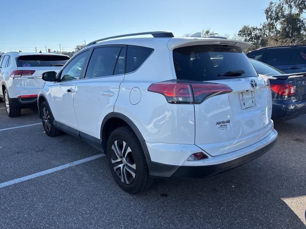 Thumbnail: 2018 Toyota RAV4 - 2