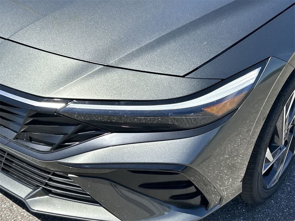 Thumbnail: 2025 Hyundai Elantra - 9