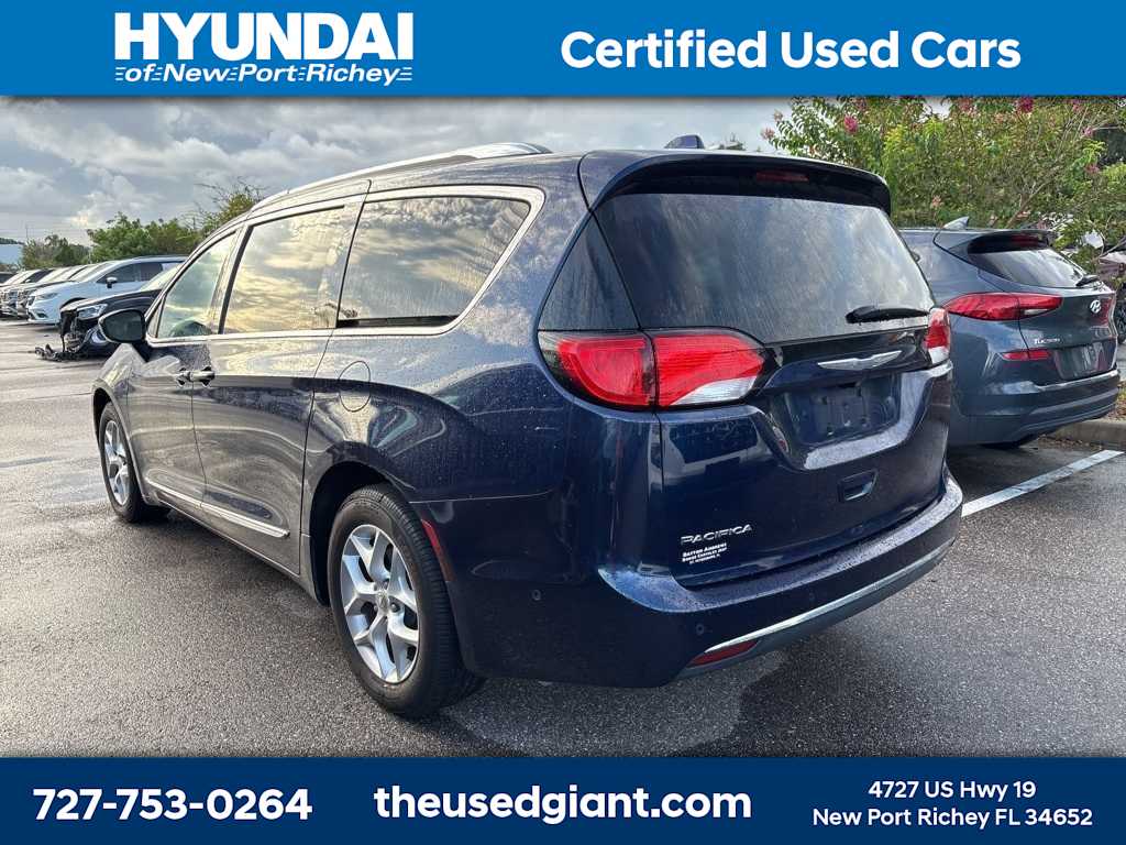 Thumbnail: 2017 Chrysler Pacifica - 2