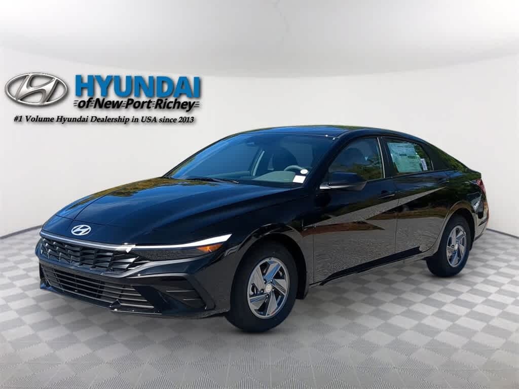 New 2026 Hyundai Elantra SE Sedan