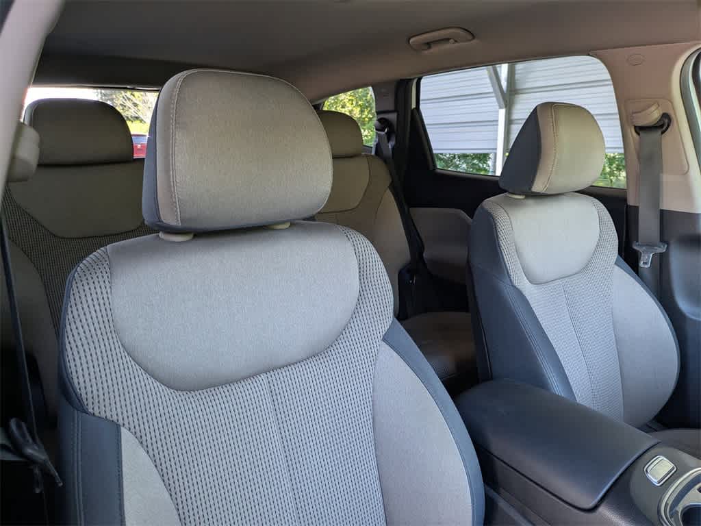 Thumbnail: 2022 Hyundai Santa Fe - 6