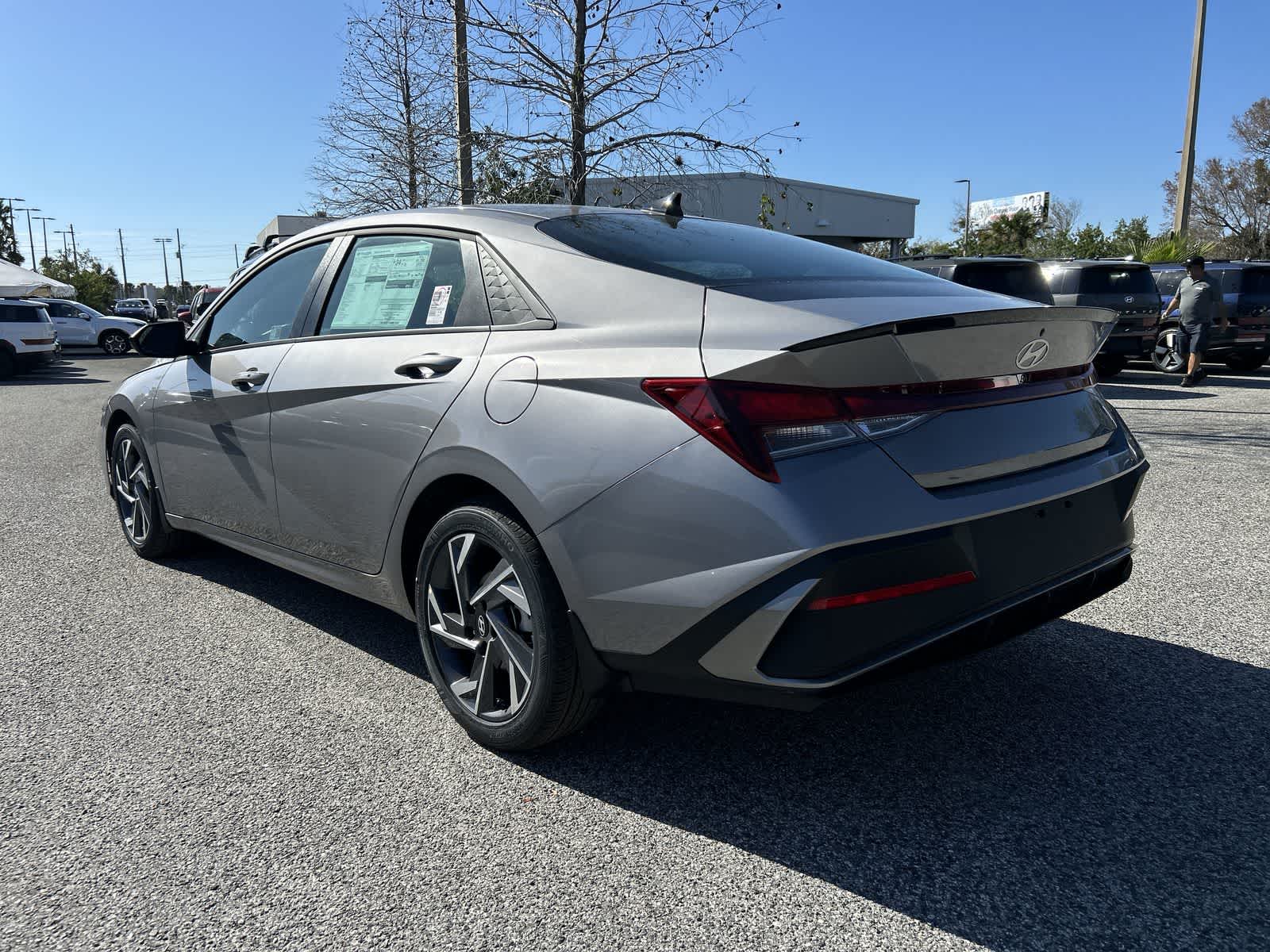 Thumbnail: 2025 Hyundai Elantra - 4