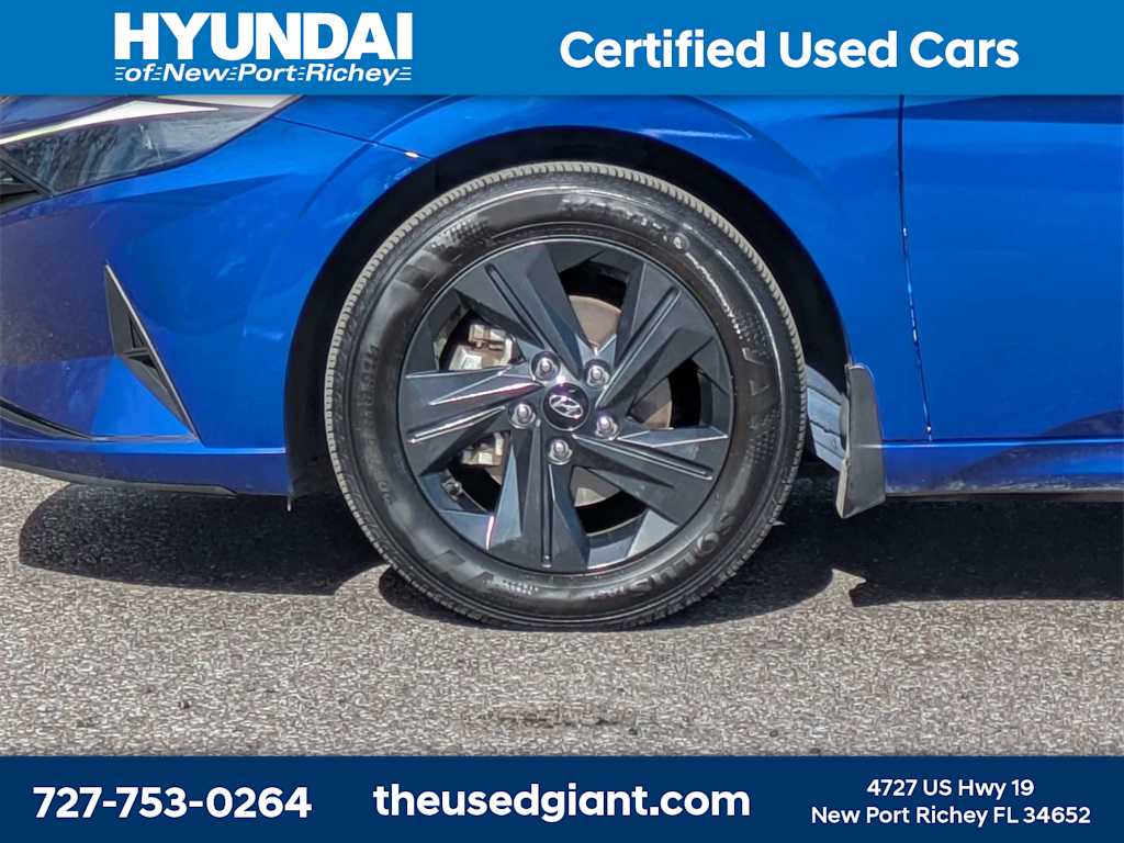 Thumbnail: 2023 Hyundai Elantra - 10