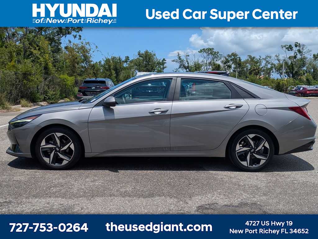 Thumbnail: 2022 Hyundai Elantra - 2