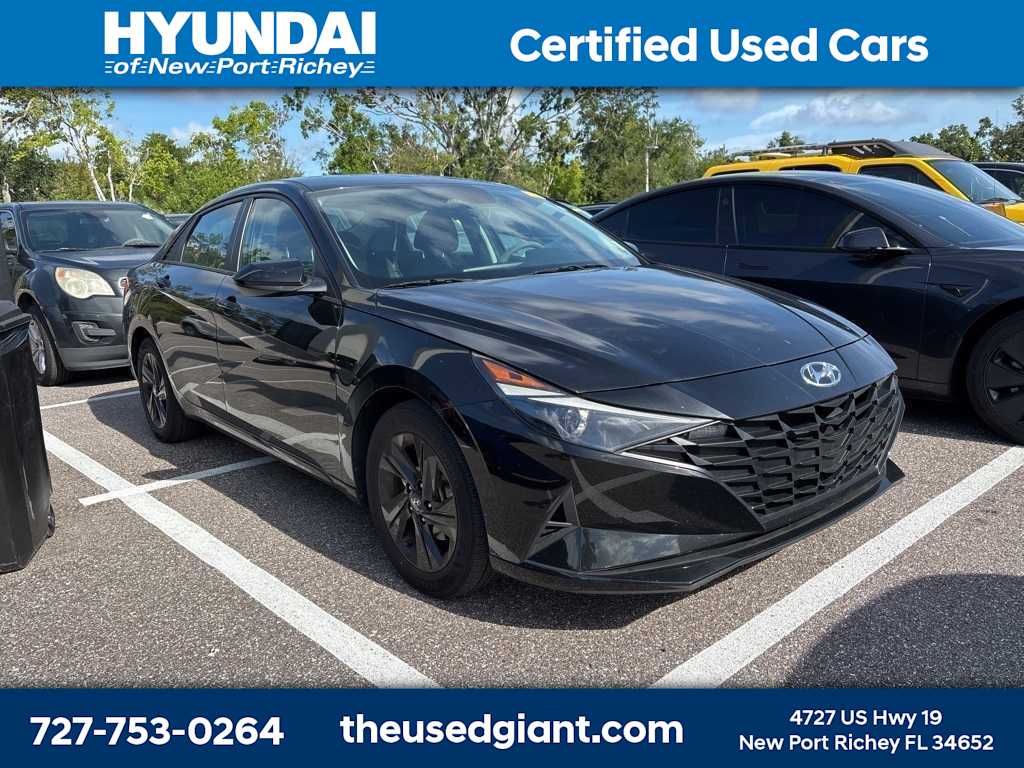 Thumbnail: 2022 Hyundai Elantra - 4