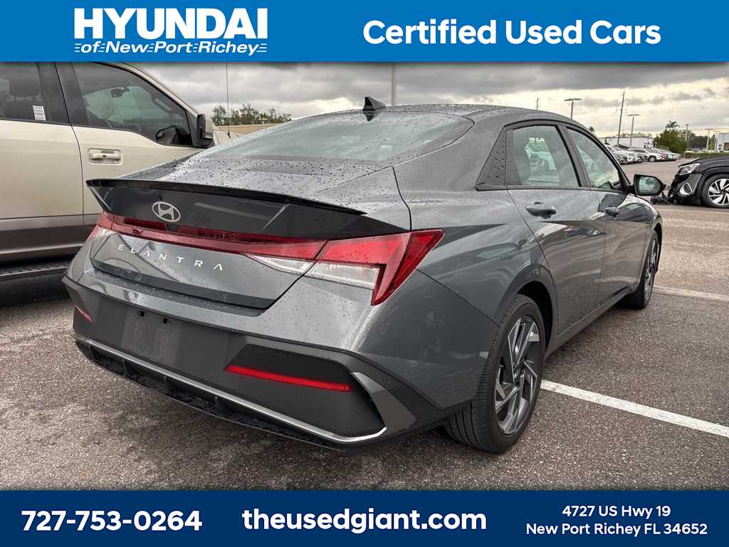 Thumbnail: 2025 Hyundai Elantra - 3