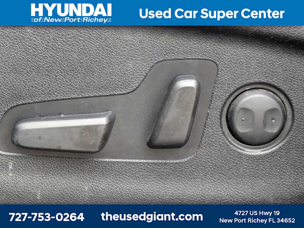 Thumbnail: 2017 Kia Sorento - 22